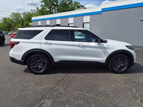 New 2026 Ford Explorer ST-Line AWD/4WD image 2
