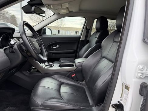 Used 2019 Land Rover Range Rover Evoque SE image 23