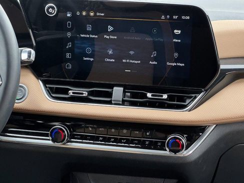 Used 2025 Chevrolet Equinox ACTIV image 12