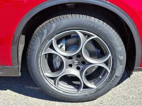 Used 2023 Alfa Romeo Stelvio Ti AWD/4WD image 8