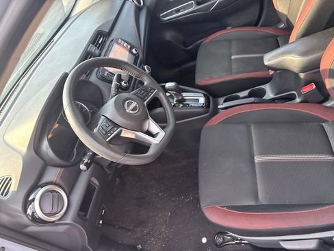 Used 2024 Nissan Versa SR FWD image 12