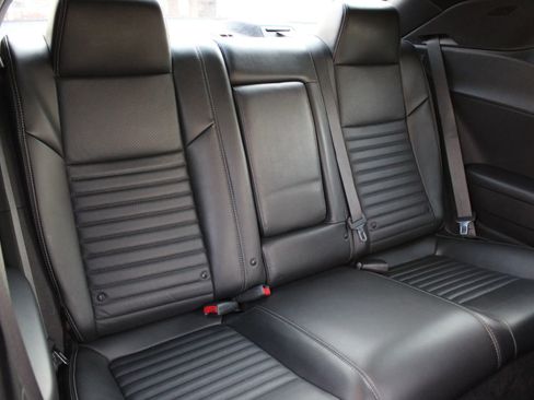 Used 2013 Dodge Challenger R/T Plus image 19