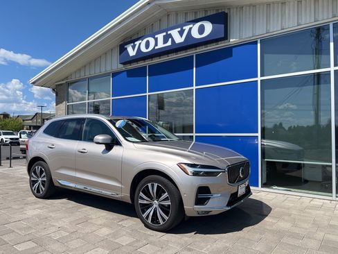 Used 2023 Volvo XC60 B5 Plus w/ Climate Package AWD/4WD image 1