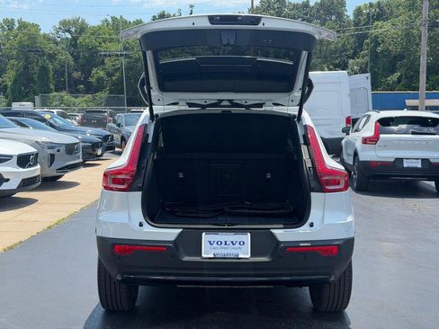 Certified 2026 Volvo XC40 B5 Plus AWD/4WD image 5