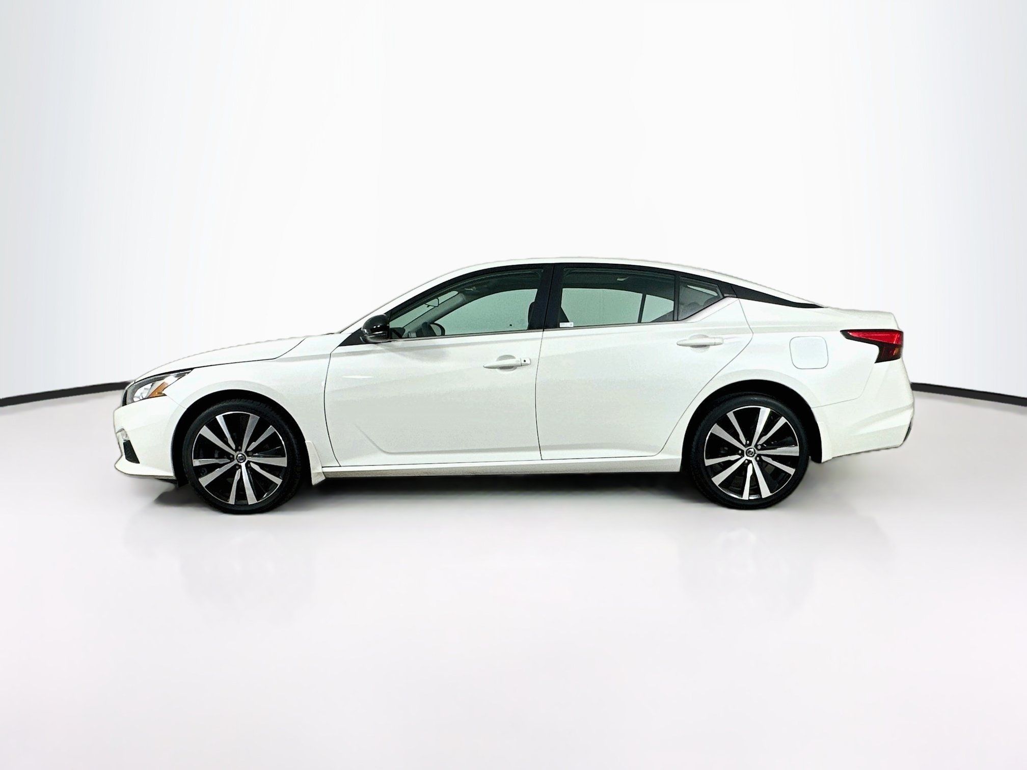 Used 2021 Nissan Altima 2.5 SR w/ SR Premium Package AWD/4WD image 4