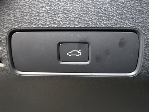 New 2026 Volvo XC40 B5 Ultra w/ Protection Package Premier image 34