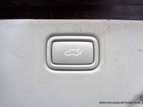 Used 2017 Kia Sedona EX image 24