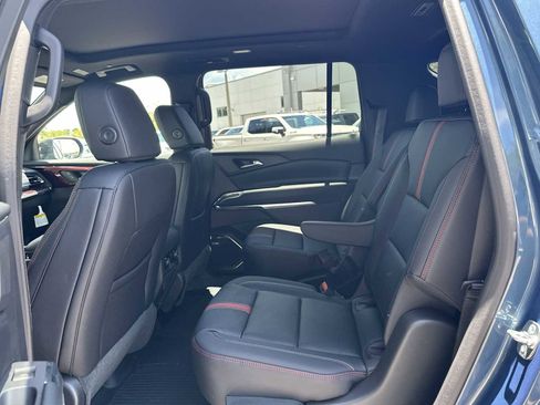New 2025 Chevrolet Traverse RS w/ LPO, Floor Liner Package image 17