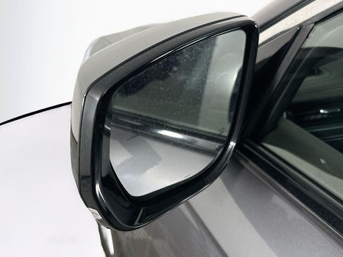 Used 2023 Jeep Grand Cherokee L Limited AWD/4WD image 16