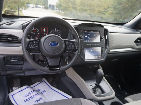 Used 2025 Subaru Forester AWD/4WD image 14