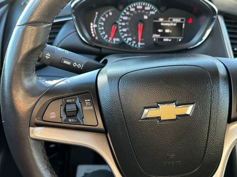 Used 2022 Chevrolet Trax LT w/ Driver Confidence Package image 19