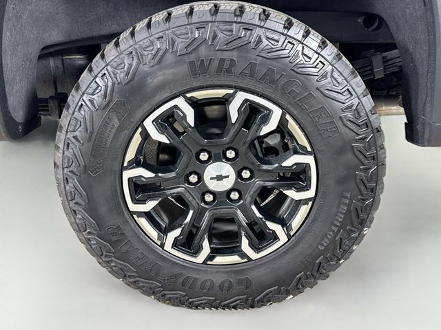 Used 2026 Chevrolet Silverado 1500 ZR2 AWD/4WD image 32