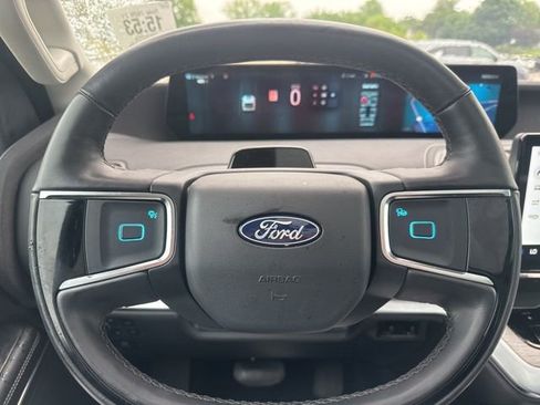 Used 2025 Ford Expedition Max Platinum AWD/4WD image 12