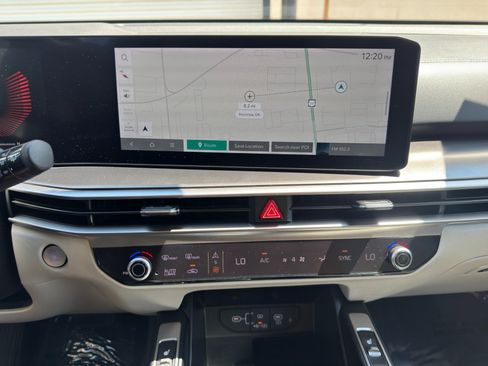 Used 2024 Kia Sorento S FWD image 21