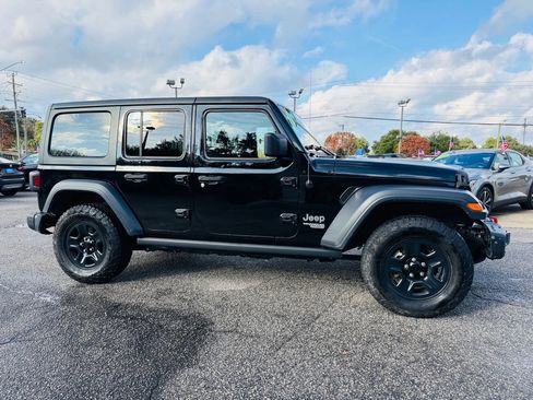 Used 2019 Jeep Wrangler Unlimited Sport image 33