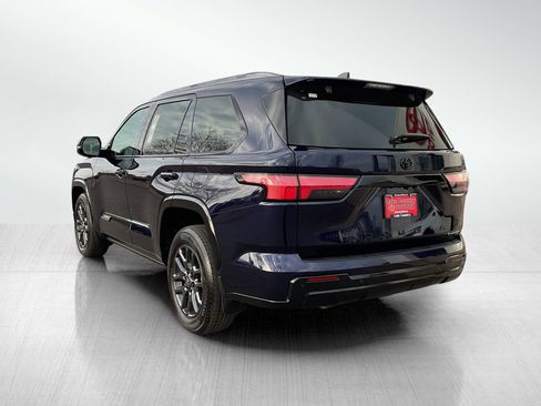 Used 2025 Toyota Sequoia Platinum image 3