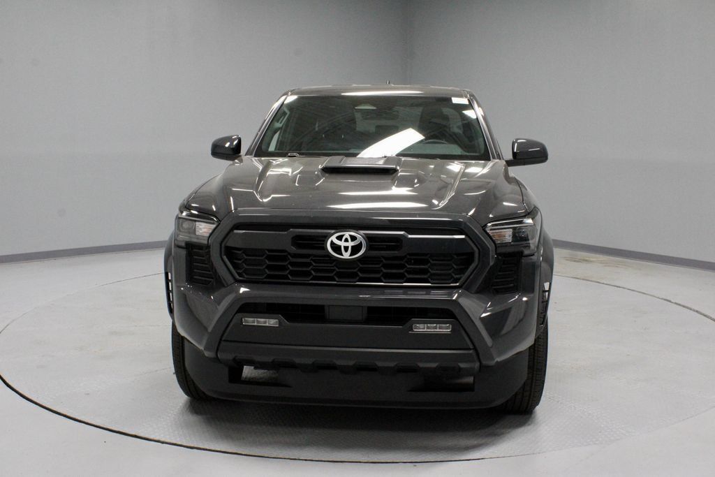 Used 2025 Toyota Tacoma TRD Sport AWD/4WD image 6