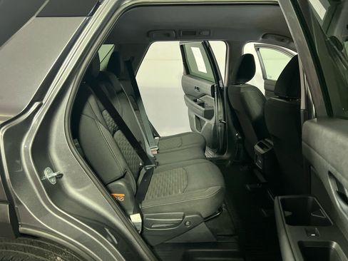 Used 2023 Nissan Pathfinder S image 20