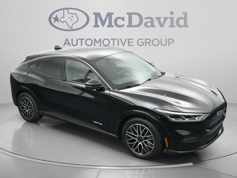 Used 2025 Ford Mustang Mach-E Premium AWD/4WD image 35