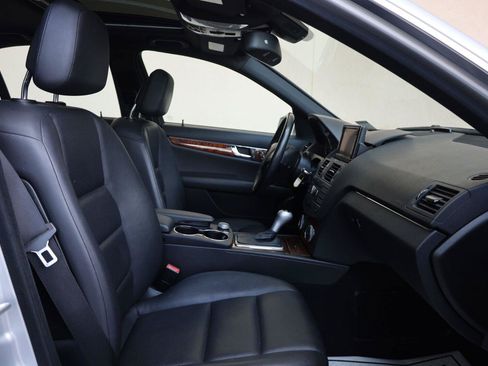 Used 2011 Mercedes-Benz C 300 4MATIC Sedan image 23