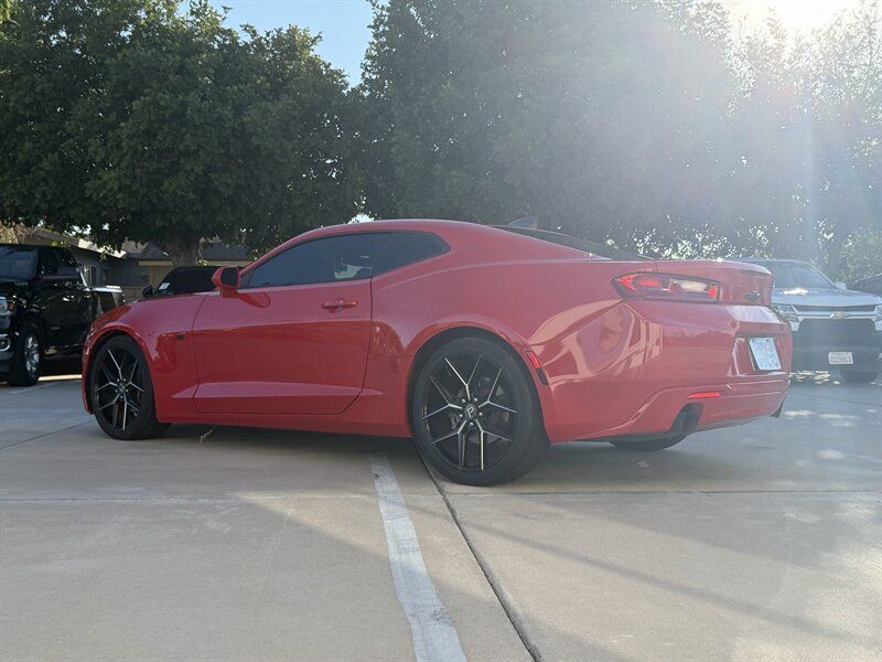 Used 2018 Chevrolet Camaro LT RWD image 3