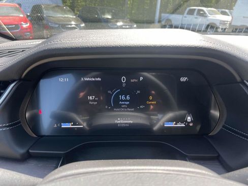 Used 2025 Jeep Grand Cherokee Limited w/ Luxury Tech Group II image 31