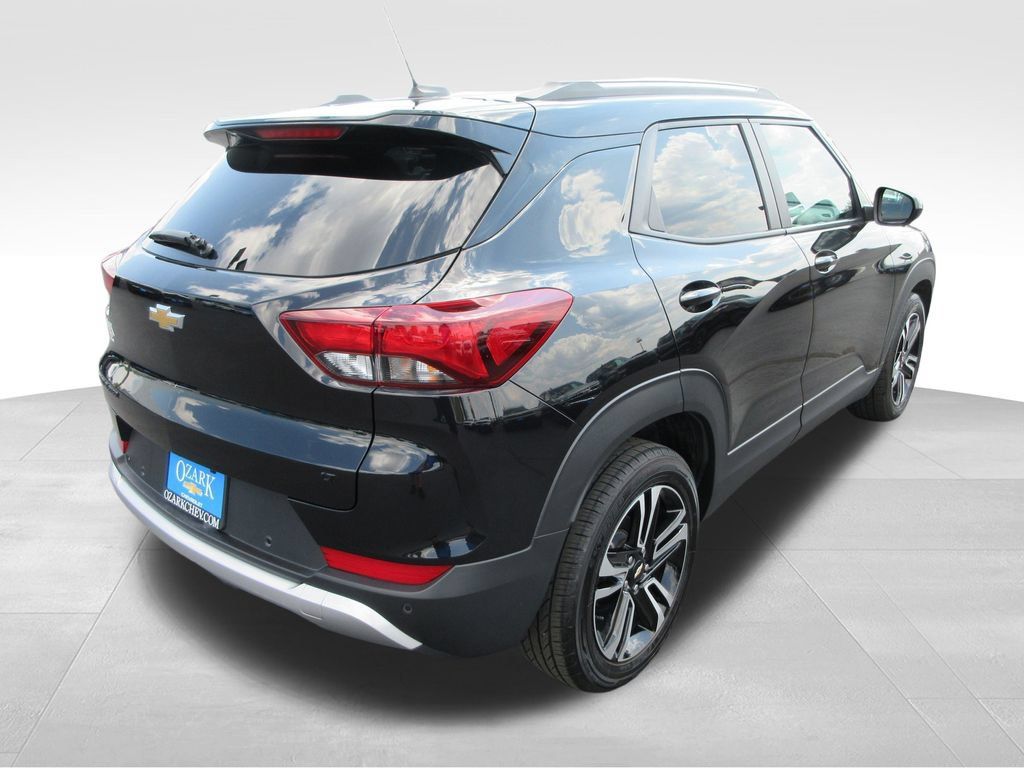 Certified 2024 Chevrolet TrailBlazer LT w/ Convenience Package FWD image 5
