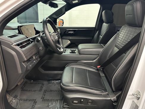 Used 2025 GMC Sierra EV Denali AWD/4WD image 19