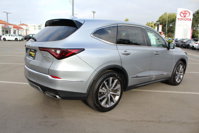 Used 2025 Acura MDX w/ Technology Package FWD image 16