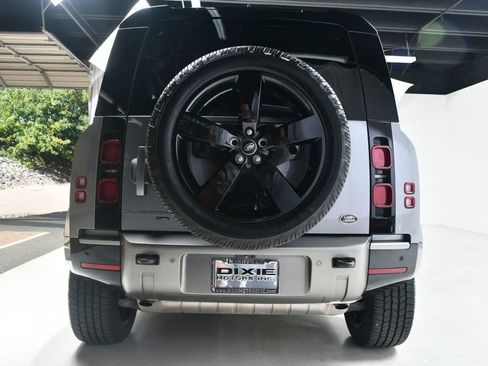 Used 2023 Land Rover Defender 110 X-Dynamic SE image 15