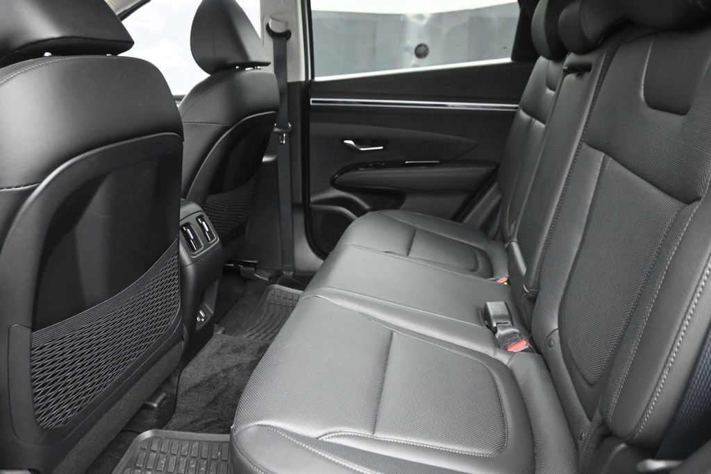Used 2024 Hyundai Tucson Limited AWD/4WD image 12