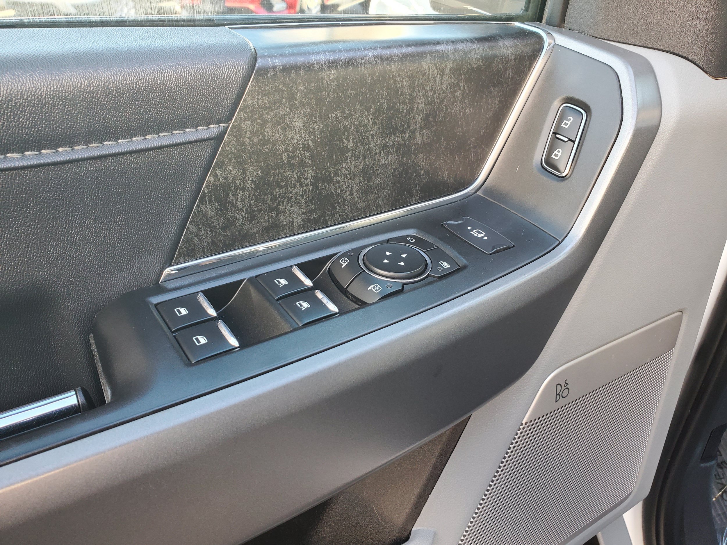 Used 2024 Ford F350 XLT w/ Black Appearance Package AWD/4WD image 9
