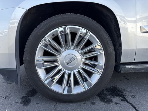 Used 2019 Cadillac Escalade ESV Platinum image 5