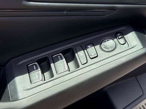 Certified 2025 Honda Accord EX-L image 18
