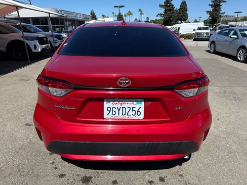 Used 2020 Toyota Corolla LE FWD image 4
