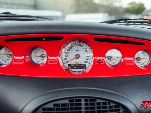 Used 2000 Plymouth Prowler image 9