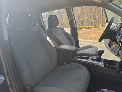 Used 2022 Toyota Tacoma SR5 image 10