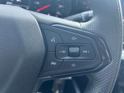 Used 2025 Chevrolet Trax LS w/ LS Convenience Package image 21