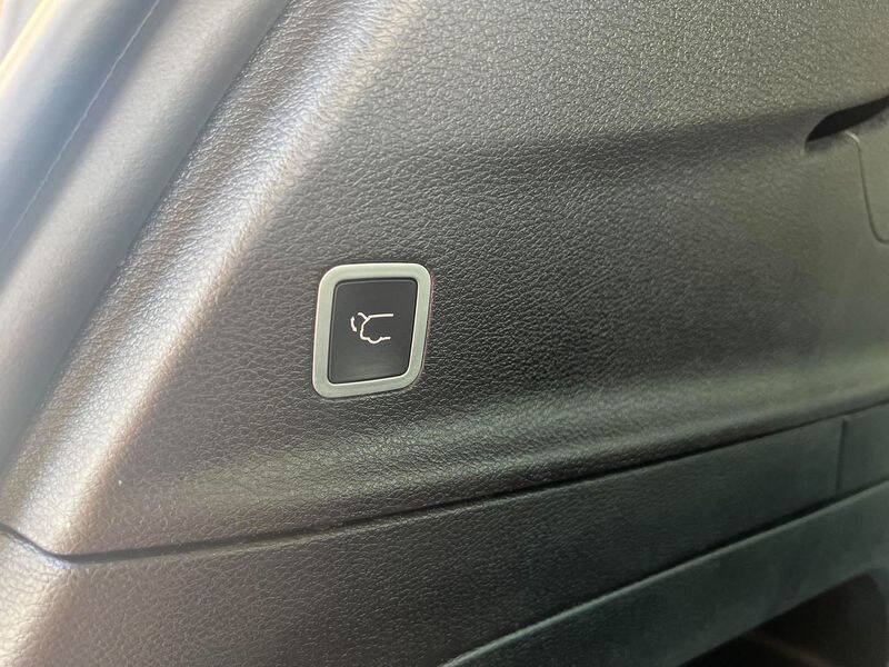 Used 2018 Chrysler Pacifica Touring Plus w/ S Appearance Package FWD image 48