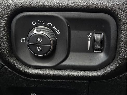 Used 2025 RAM 1500 Classic Warlock image 17