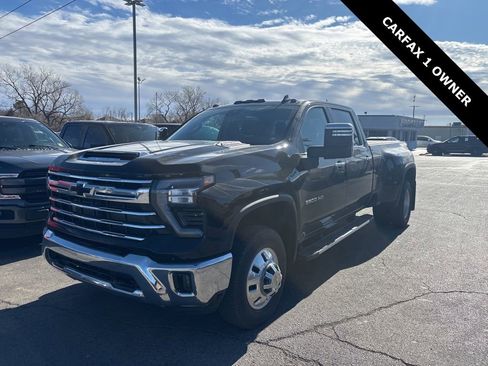 Used 2025 Chevrolet Silverado 3500 LTZ w/ LTZ Convenience Package image 4
