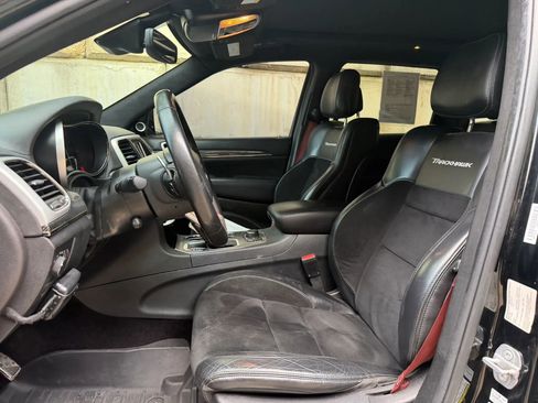 Used 2018 Jeep Grand Cherokee Trackhawk AWD/4WD image 3