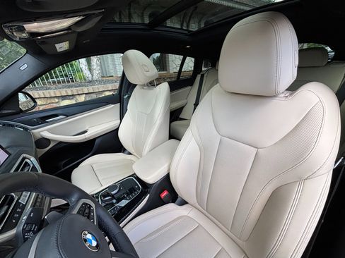 Used 2025 BMW X4 xDrive30i w/ Premium Package AWD/4WD image 11