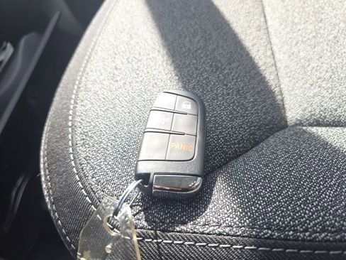 Used 2025 RAM ProMaster 3500 w/ Convenience Group image 23