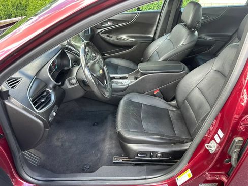 Used 2016 Chevrolet Malibu LT w/ Leather Package FWD image 8