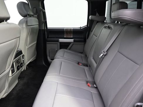 Used 2018 Ford F150 Lariat w/ Equipment Group 502A Luxury AWD/4WD image 20