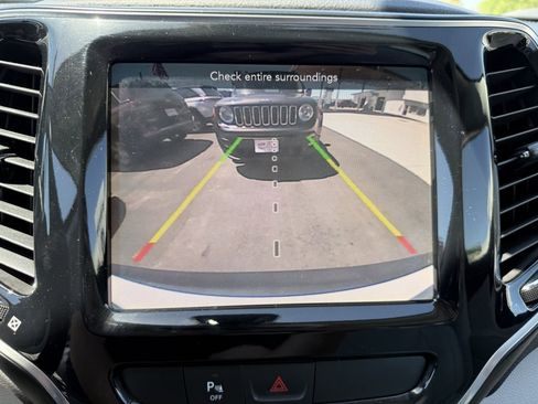 Used 2019 Jeep Cherokee Limited AWD/4WD image 26