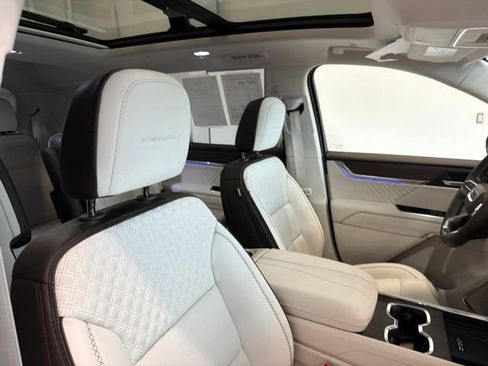 Used 2026 GMC Acadia Denali w/ Super Cruise Package AWD/4WD image 43
