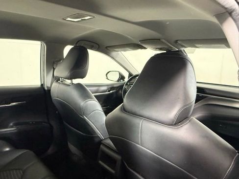 Used 2020 Toyota Camry SE FWD image 29