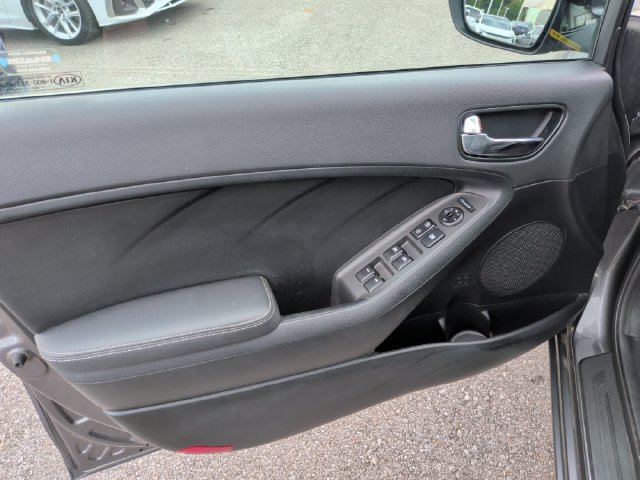 Used 2017 Kia Forte EX FWD image 10